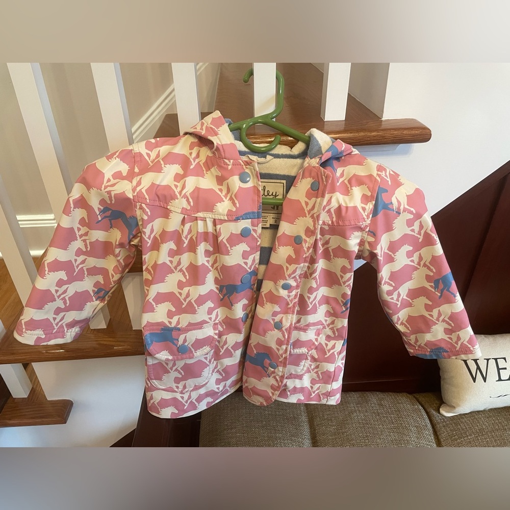 2T Hatley brand raincoat in excellent condition